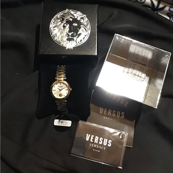 NWT   VERSUS VERSACE Covent Garden 2 tone watch - Picture 2 of 3